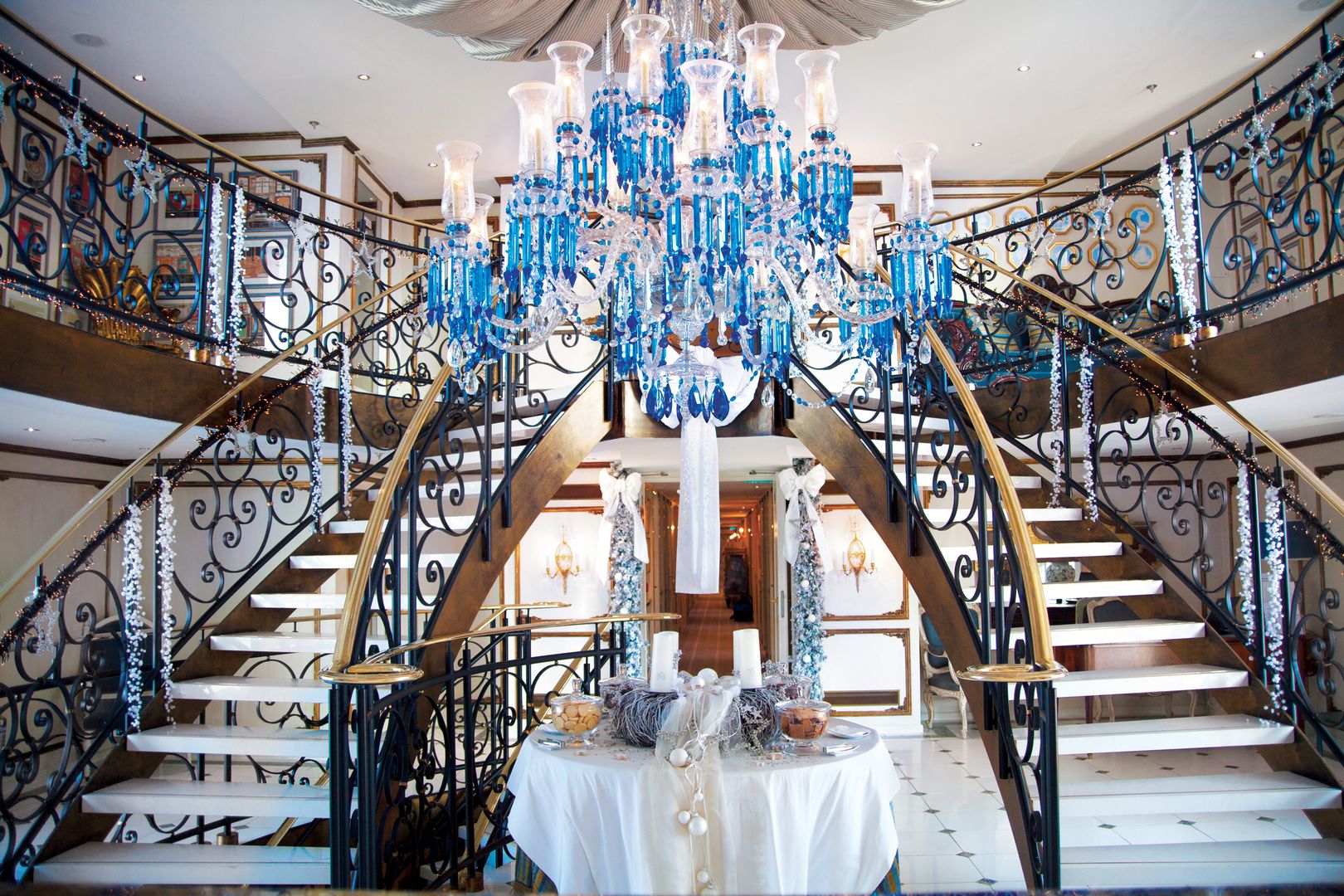 Lobby with Baccarat Chandelier holiday décor